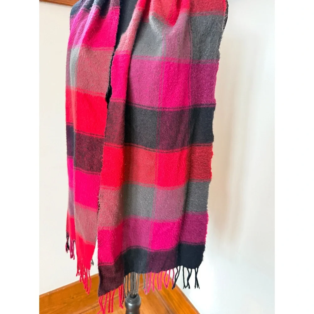 100% Cashmere Plaid‎ Scarf Made in Scotland Red Pink Gray Black Fringe Preppy